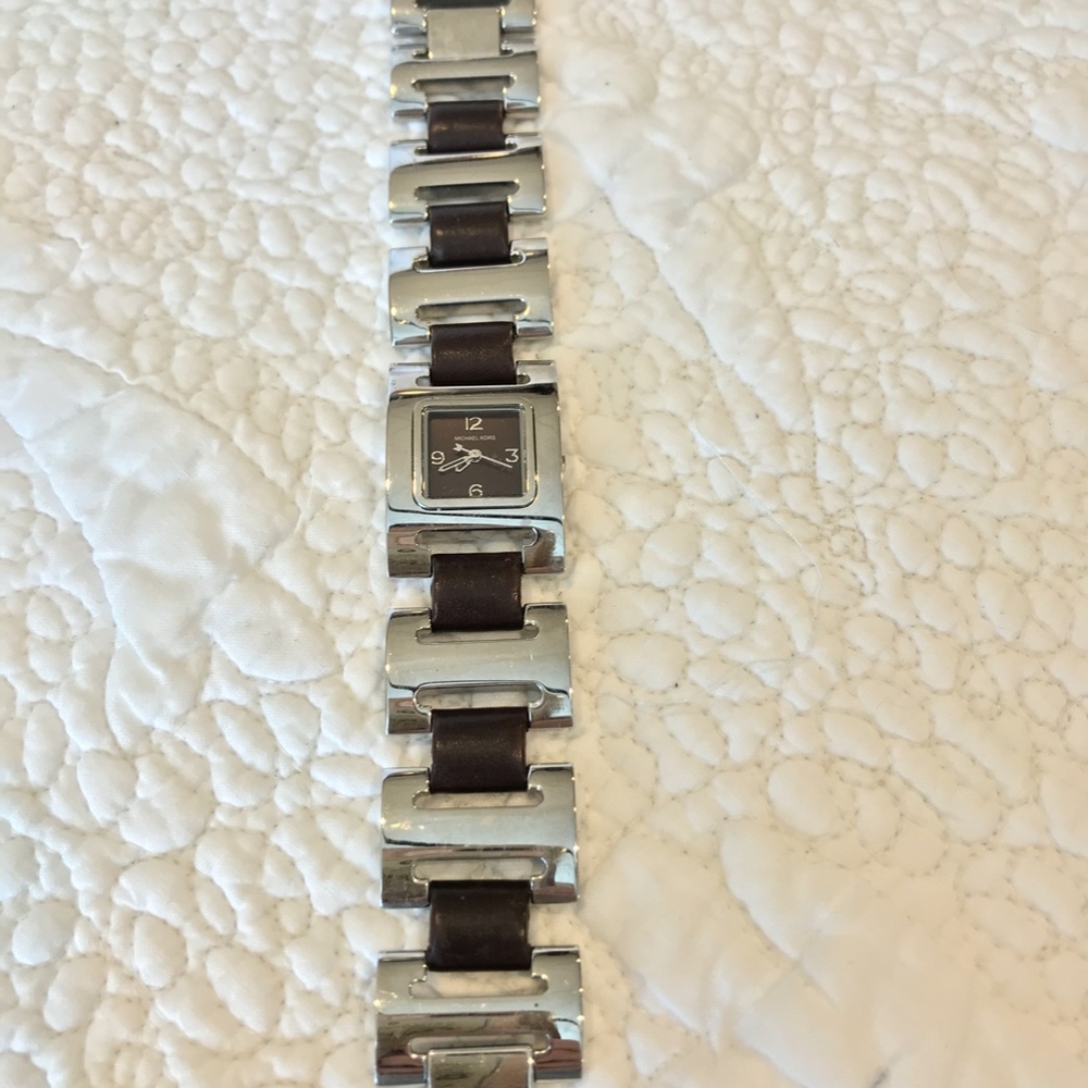 Michael Kors Watch - Picture 2 of 5
